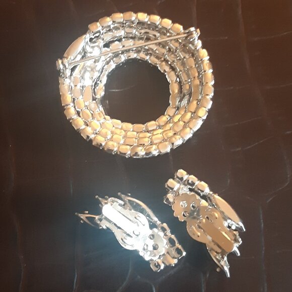 Rhinestone Concentric Circles w/ Marquis Vintage Brooch and Clip On Earring Set - Picture 7 of 15